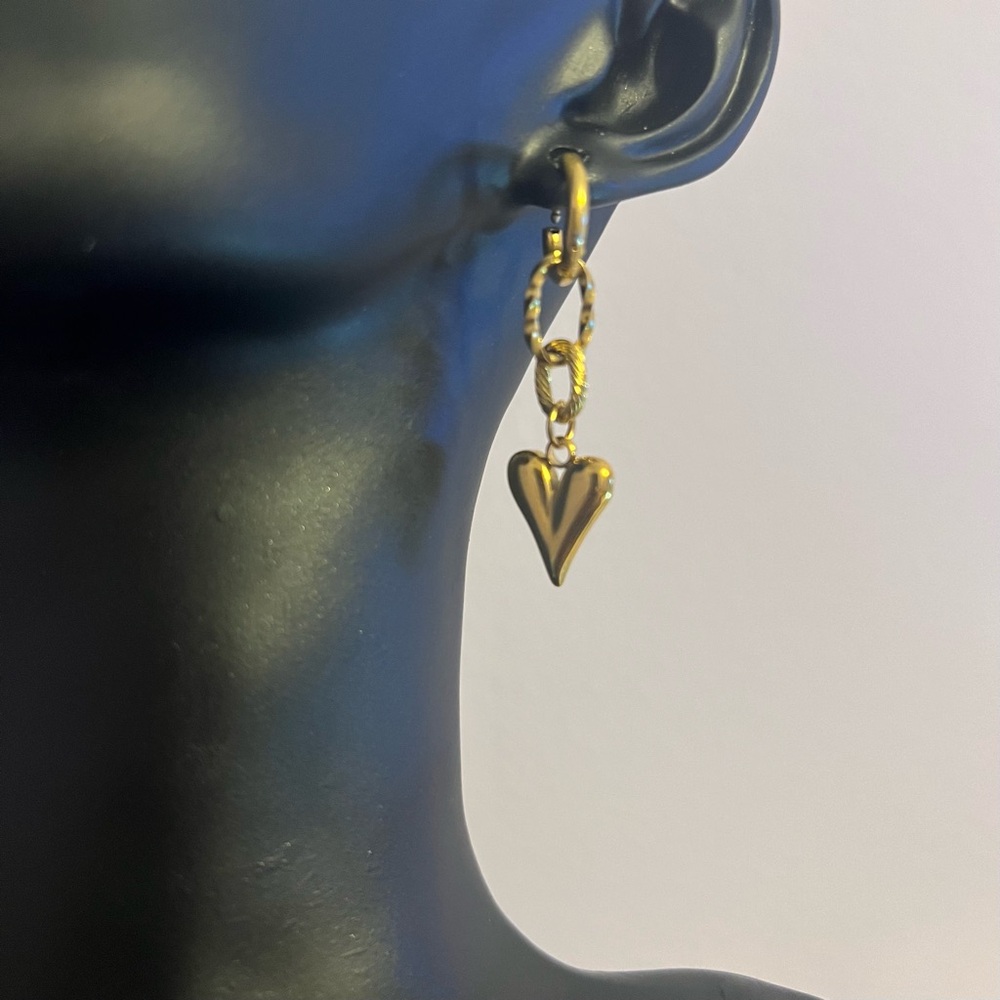 Heart Chain Drop Huggies - Picture 2 of 3